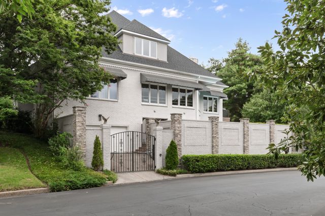 1 Warwick Ln, Nashville, TN 37205