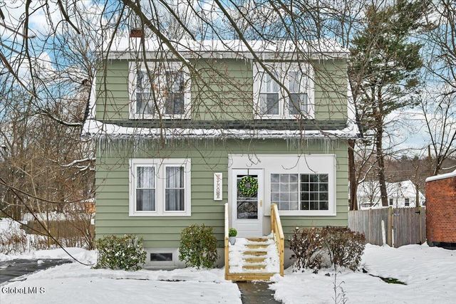 902 7th Avenue, Troy, NY 12182