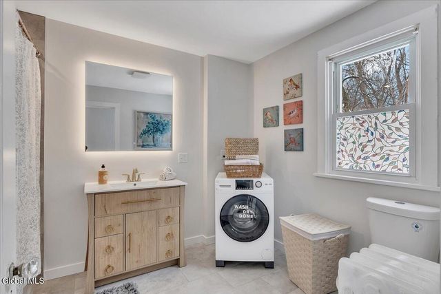 902 7th Avenue, Troy, NY 12182