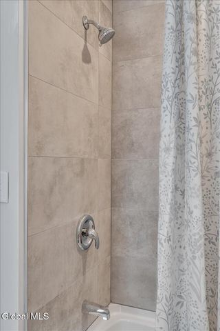 902 7th Avenue, Troy, NY 12182