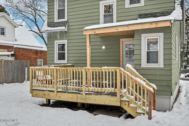 902 7th Avenue, Troy, NY 12182