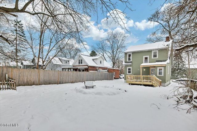 902 7th Avenue, Troy, NY 12182