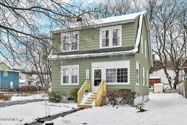 902 7th Avenue, Troy, NY 12182