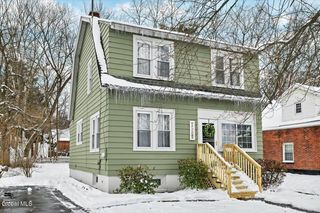 902 7th Avenue, Troy, NY 12182