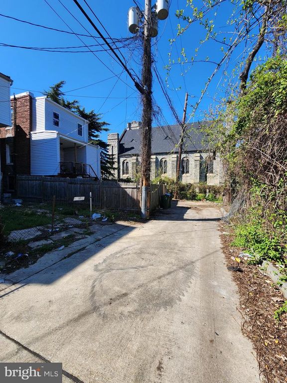 Image 15 of property listing at 649 N BENTALOU ST, Baltimore, MD 21216