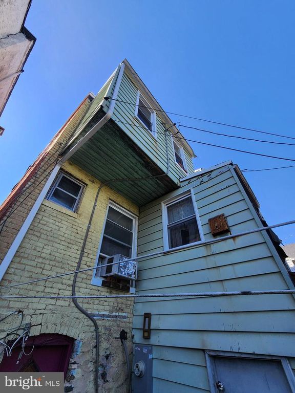 Image 19 of property listing at 649 N BENTALOU ST, Baltimore, MD 21216