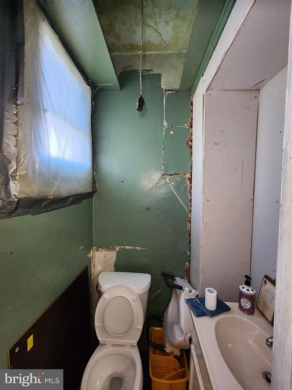 Image 44 of property listing at 649 N BENTALOU ST, Baltimore, MD 21216