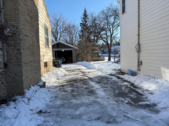 5221 Division Street, Edina, MN 55436