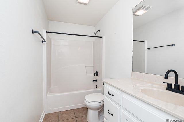 15484 Oakstone Dr, Prairieville, LA 70769