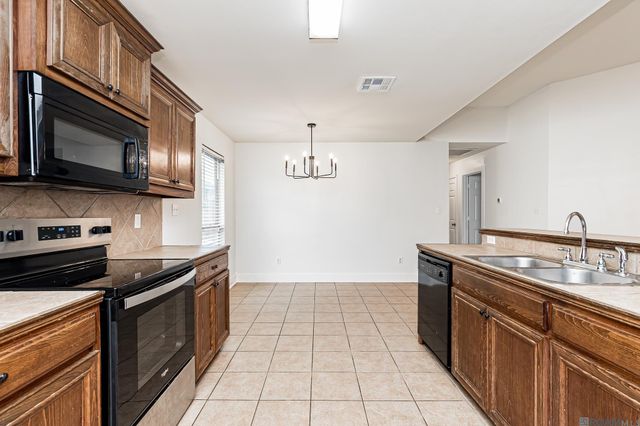 15484 Oakstone Dr, Prairieville, LA 70769