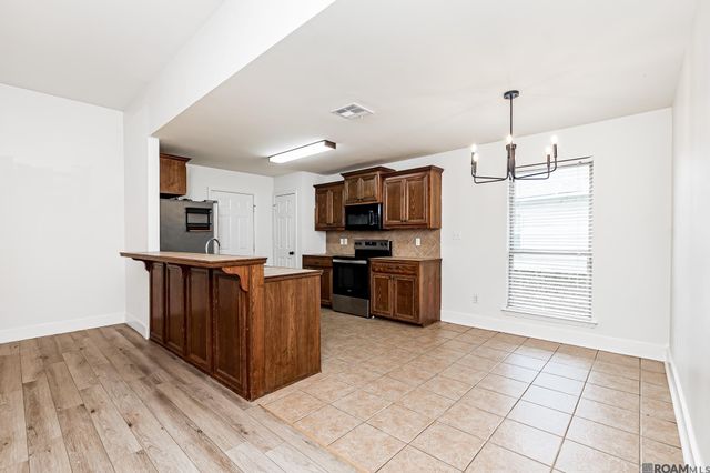 15484 Oakstone Dr, Prairieville, LA 70769