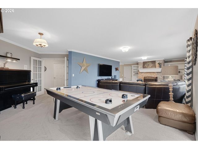 2360 FALCON Dr, West Linn, OR 97068