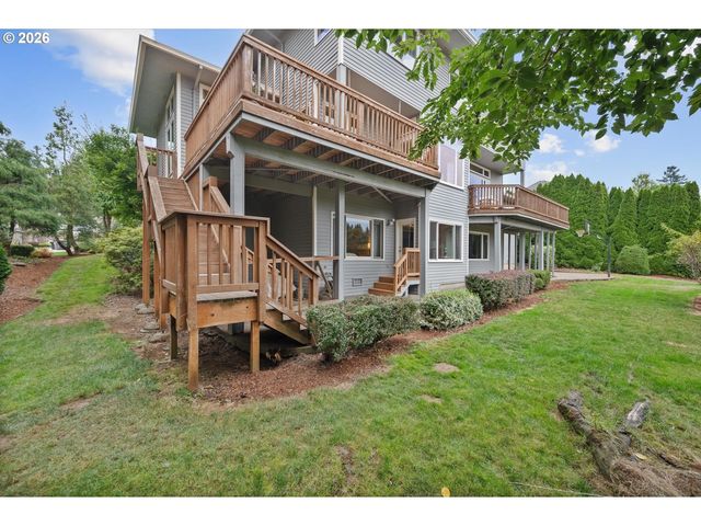 2360 FALCON Dr, West Linn, OR 97068