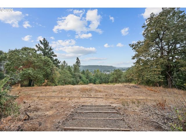 2360 FALCON Dr, West Linn, OR 97068