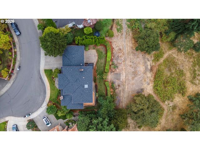 2360 FALCON Dr, West Linn, OR 97068