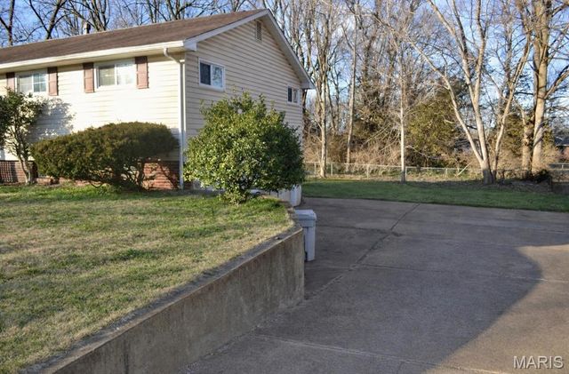 404 Helber Drive, Farmington, MO 63640