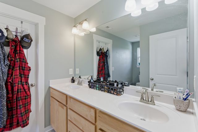 119 Triple Crown Ct, Shelbyville, TN 37160
