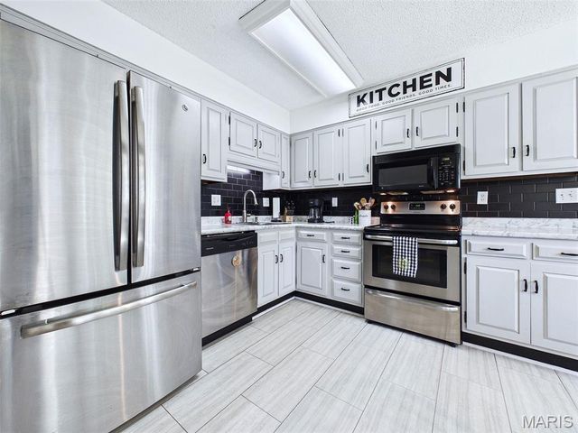 410 Chapel Drive, Collinsville, IL 62234