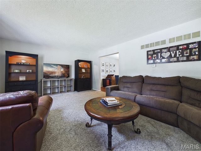 410 Chapel Drive, Collinsville, IL 62234