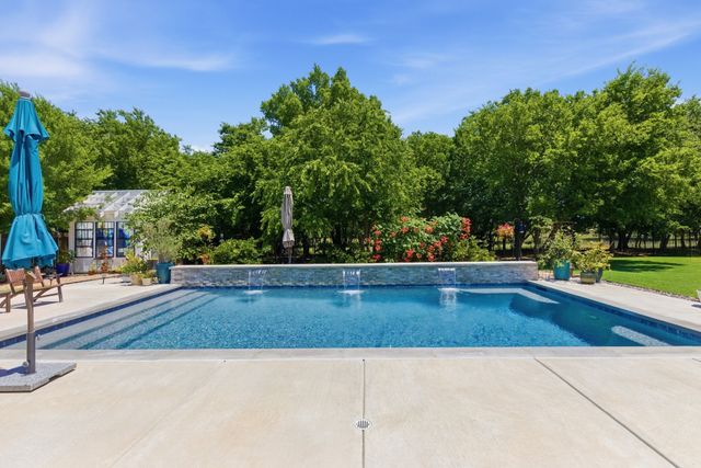 8880 Hidden Pond Street, Justin, TX 76247