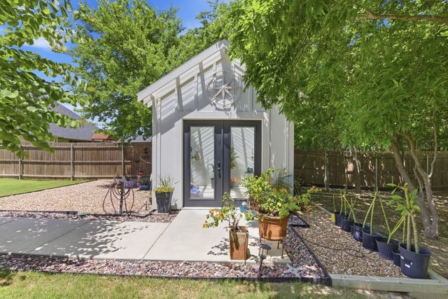 8880 Hidden Pond Street, Justin, TX 76247