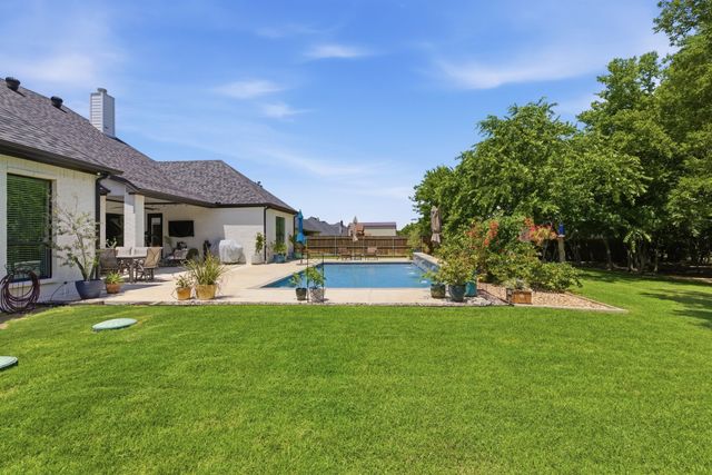 8880 Hidden Pond Street, Justin, TX 76247