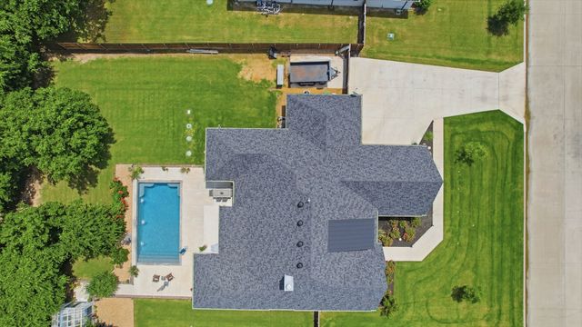 8880 Hidden Pond Street, Justin, TX 76247