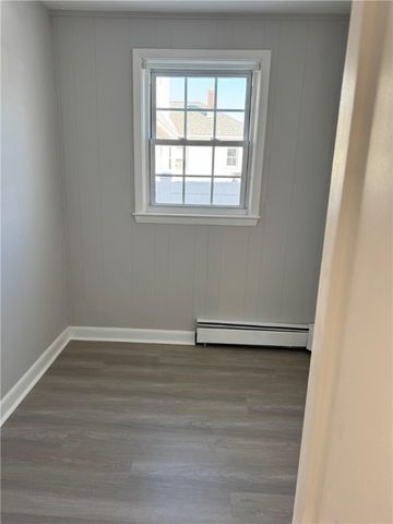 4 Crossway Road, Cranston, RI 02910