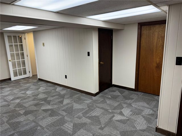 4 Crossway Road, Cranston, RI 02910