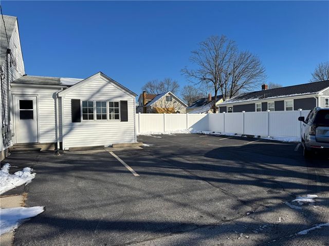 4 Crossway Road, Cranston, RI 02910