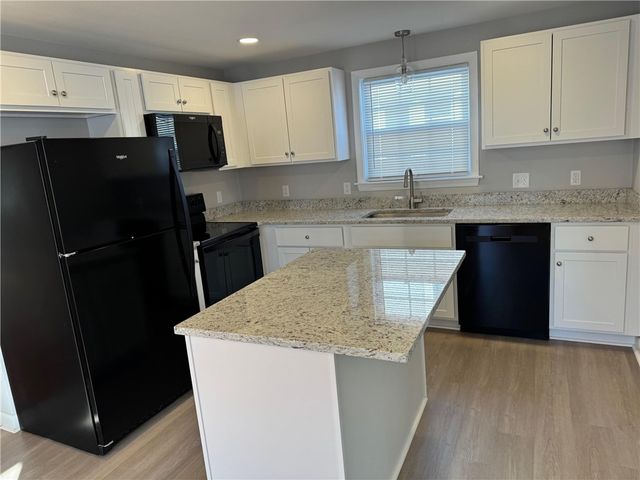 4 Crossway Road, Cranston, RI 02910