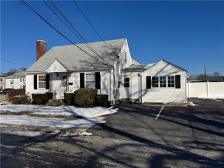 4 Crossway Road, Cranston, RI 02910