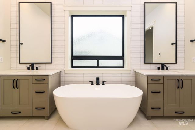 6828 S Krakauer Place, Meridian, ID 83642