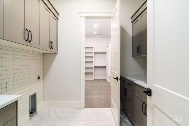 6828 S Krakauer Place, Meridian, ID 83642