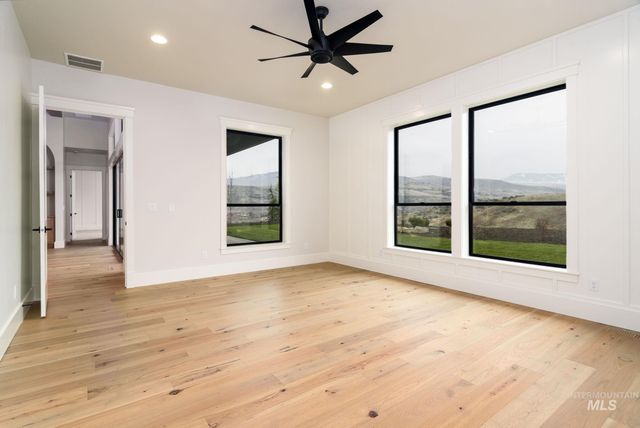 6828 S Krakauer Place, Meridian, ID 83642