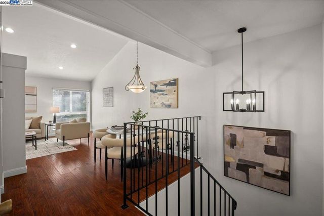 2253 Kalenda Cmn, Fremont, CA 94539