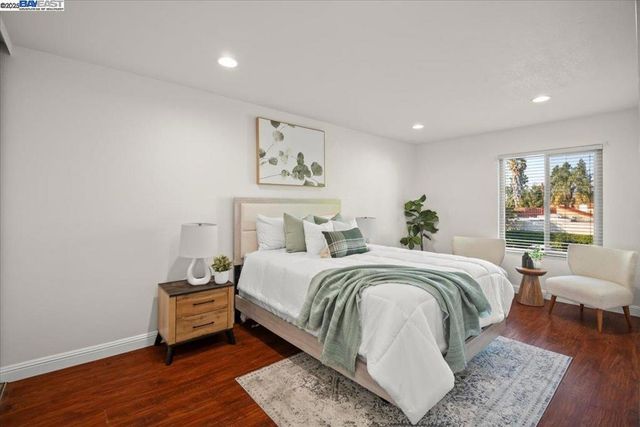 2253 Kalenda Cmn, Fremont, CA 94539