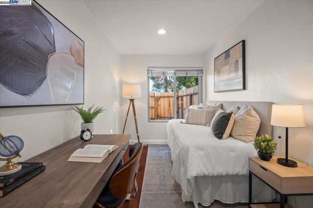 2253 Kalenda Cmn, Fremont, CA 94539