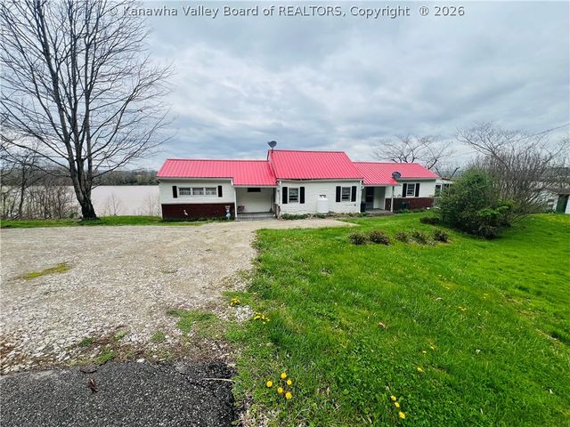 90 River Lane, Ravenswood, WV 26164
