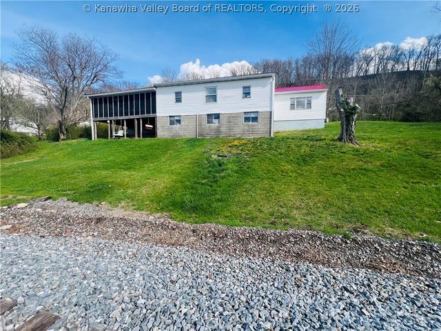 90 River Lane, Ravenswood, WV 26164