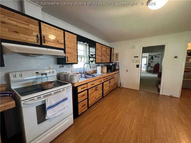 90 River Lane, Ravenswood, WV 26164