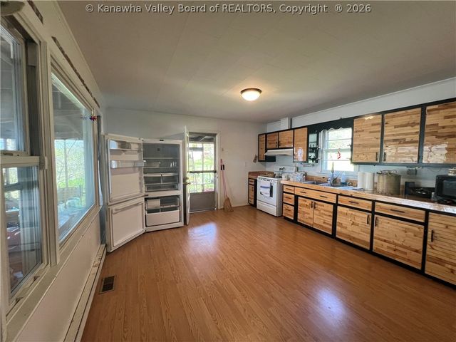 90 River Lane, Ravenswood, WV 26164