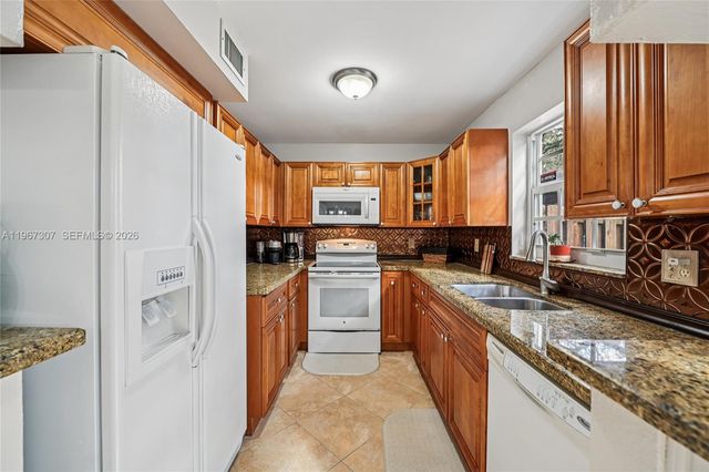 12252 SW 50th Pl, Cooper City, FL 33330