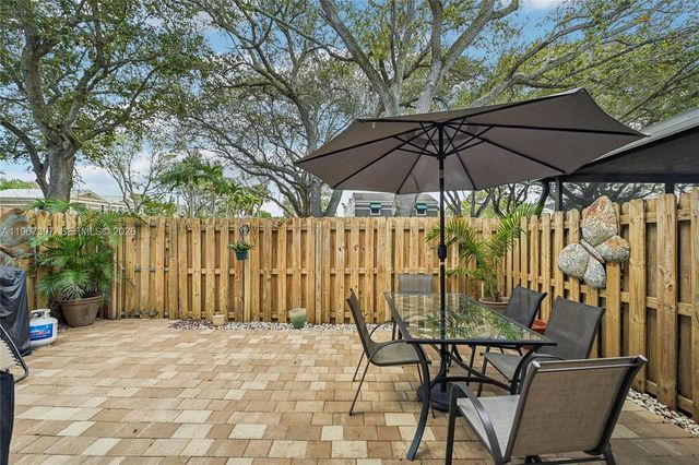 12252 SW 50th Pl, Cooper City, FL 33330