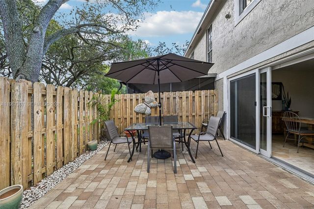 12252 SW 50th Pl, Cooper City, FL 33330