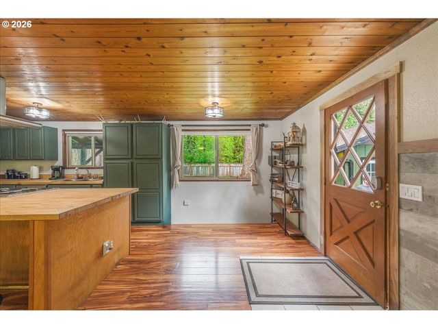 15116 CREEK VIEW Ln, Vernonia, OR 97064