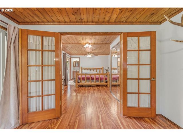15116 CREEK VIEW Ln, Vernonia, OR 97064