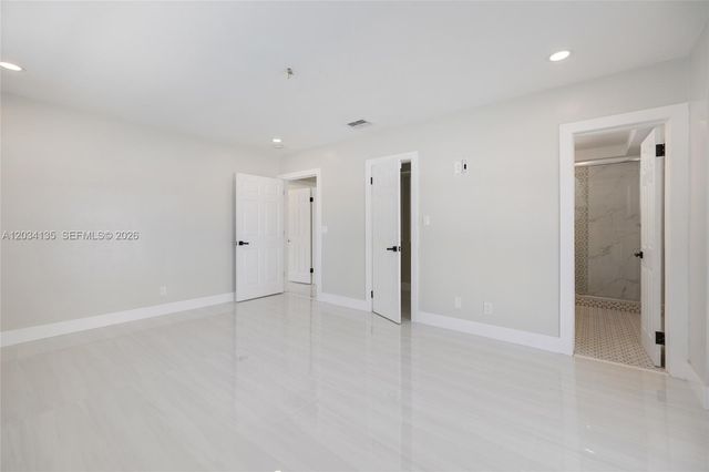 1221 SE 10th St, Deerfield Beach, FL 33441