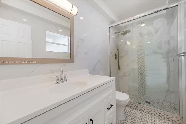 1221 SE 10th St, Deerfield Beach, FL 33441