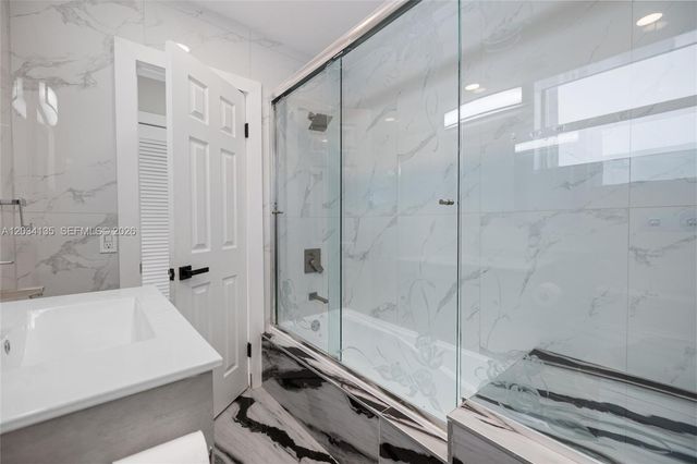1221 SE 10th St, Deerfield Beach, FL 33441